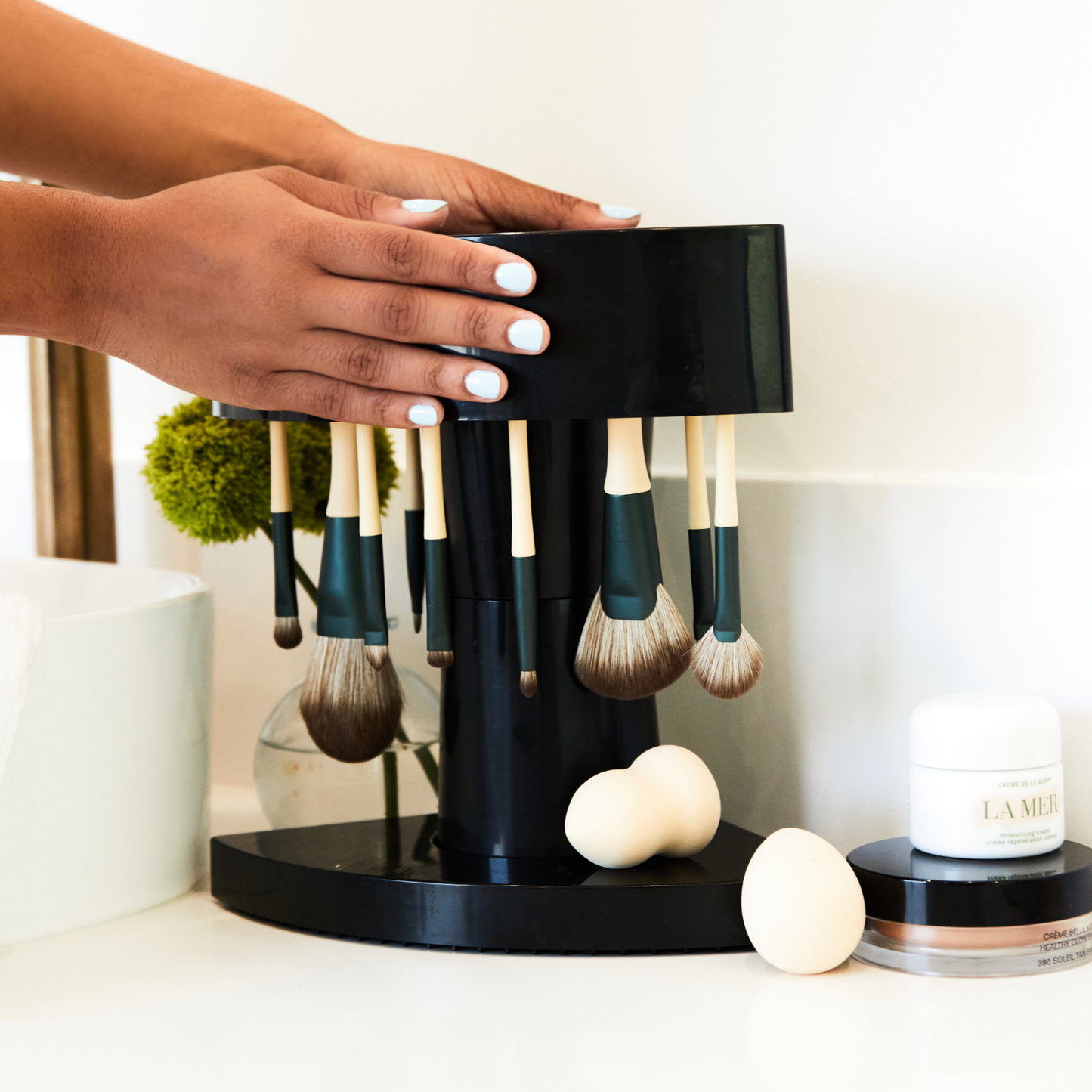 Brushelle Beauty Makeup Brush Holder/Drying Stand - Black