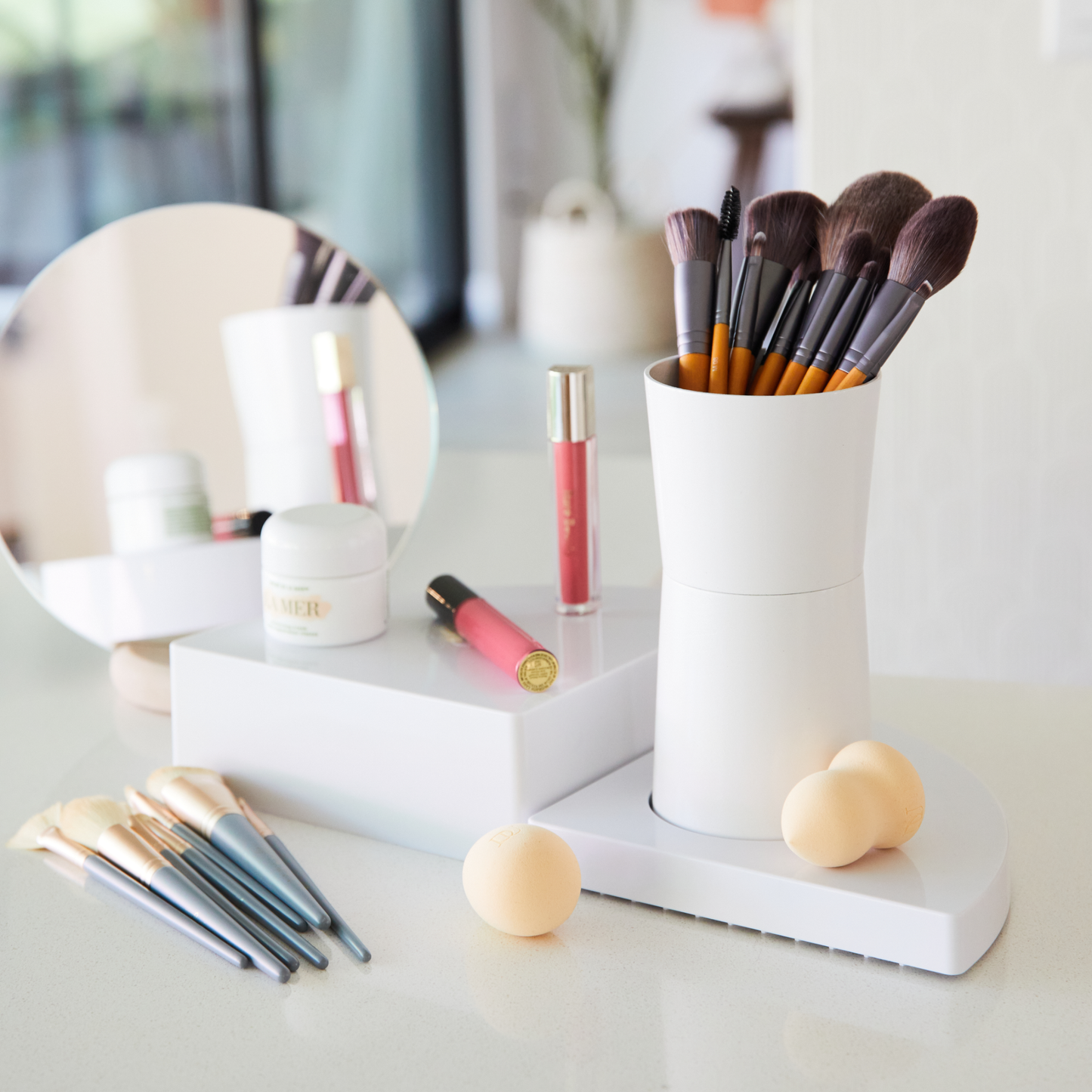 Brushelle Beauty Makeup Brush Holder/Drying Stand - White