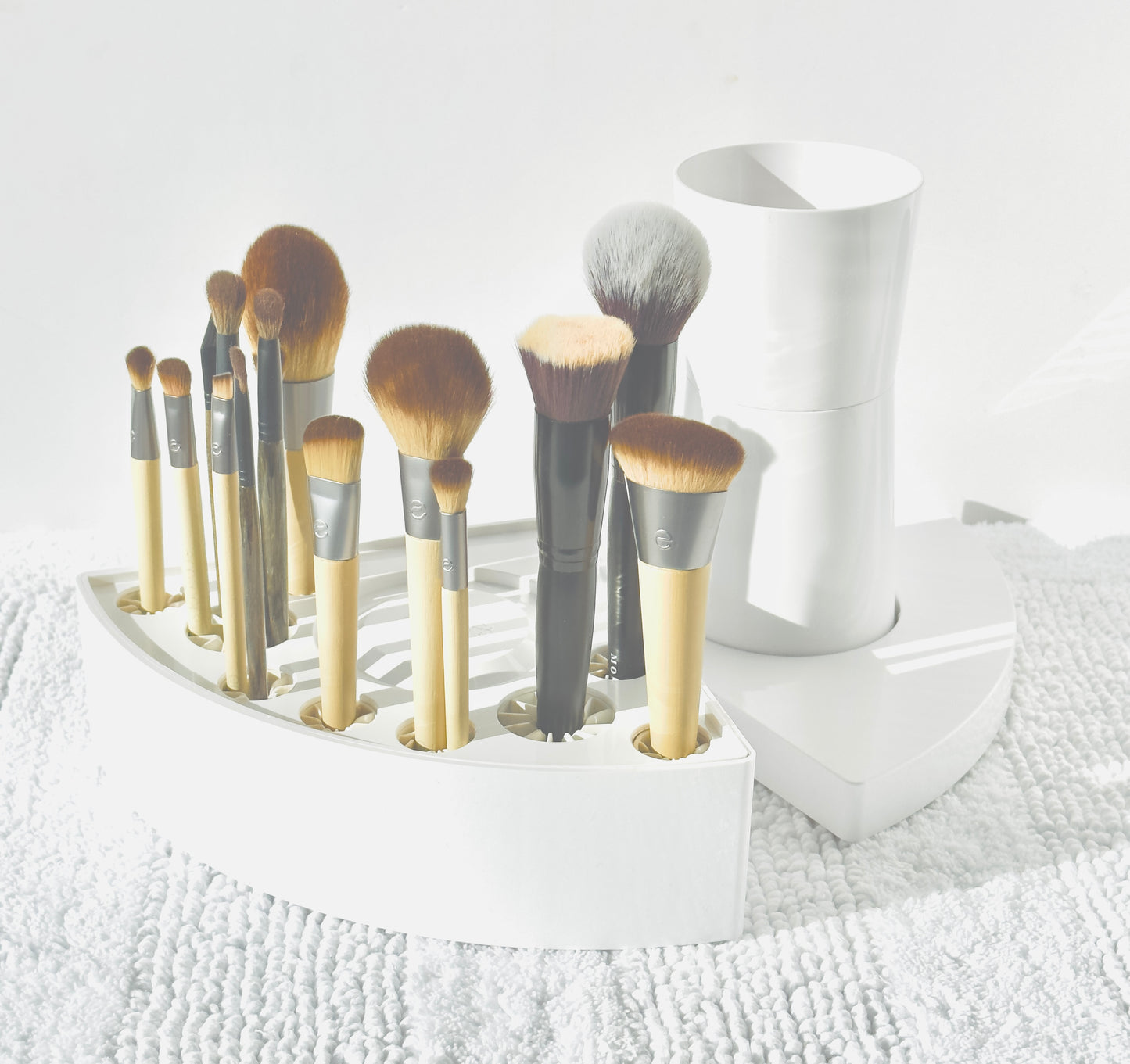 Brushelle Beauty Makeup Brush Holder/Drying Stand - White